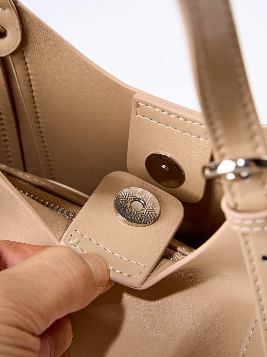 Classic Commuter Bucket Bag