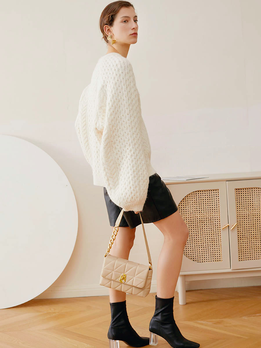 Diamond Pattern Chain Crossbody Bag