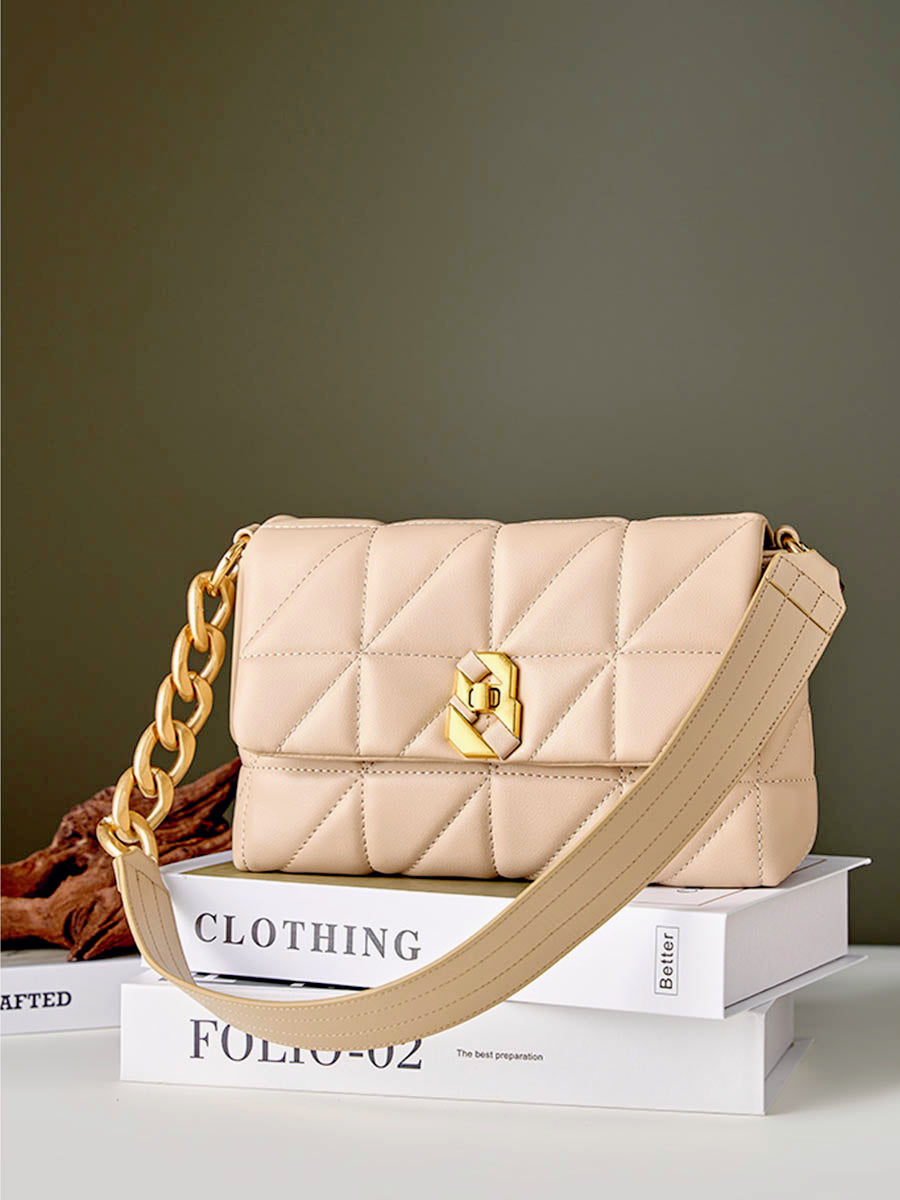 Diamond Pattern Chain Crossbody Bag